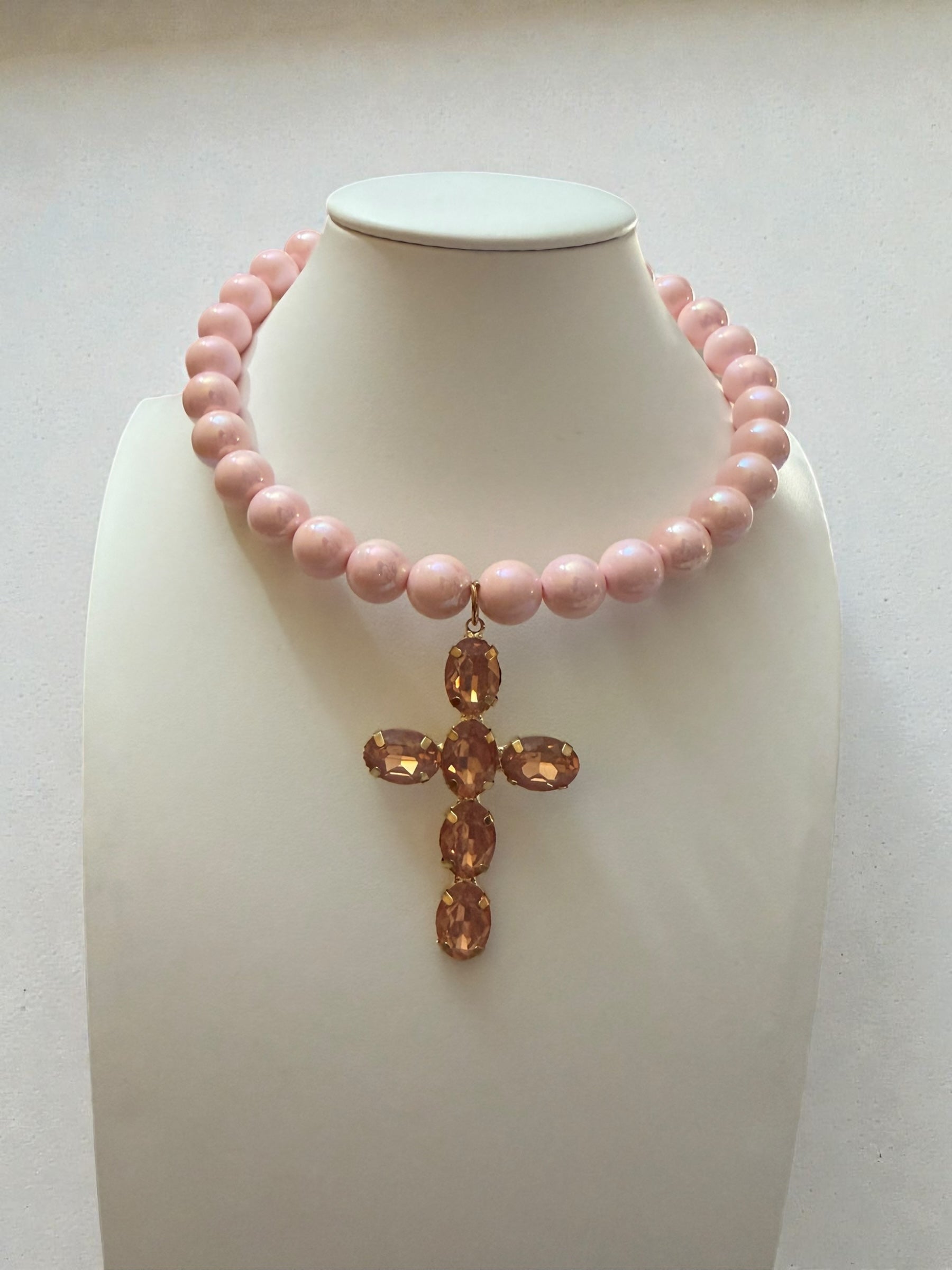 Girocollo croce rosa