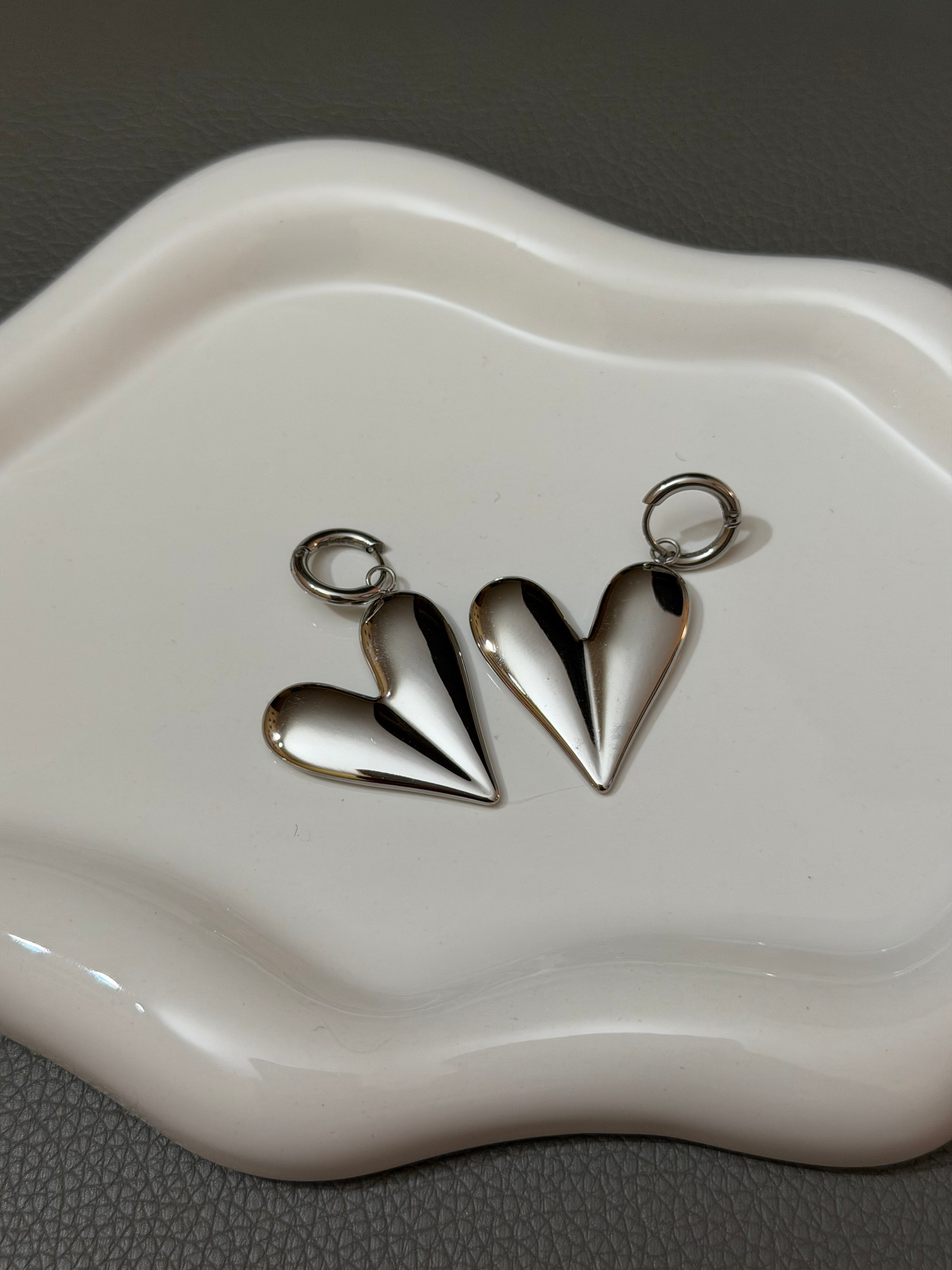 Orecchini cuore geometrico